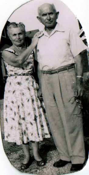 Bella & Sam Clark.jpg (19500 bytes)